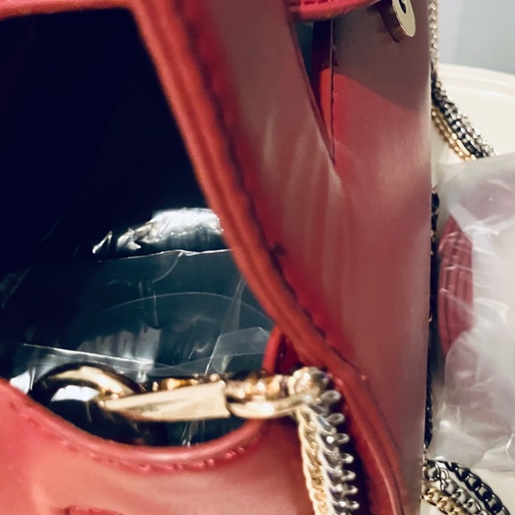 1960s-Style Cherry Red Structured Handbag - Picture 6 of 9